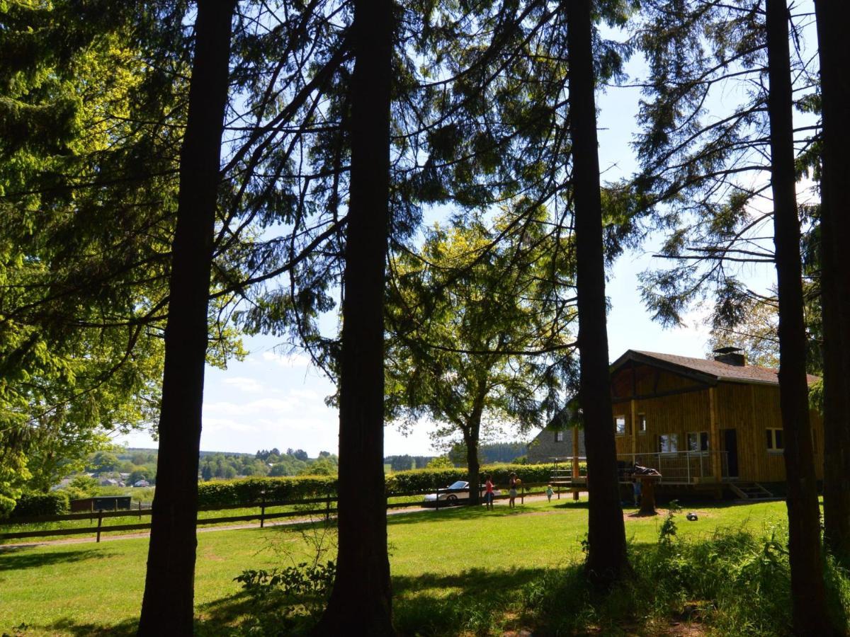 Welcoming Cottage In Hatrival With Terrace Saint-Hubert Exterior photo